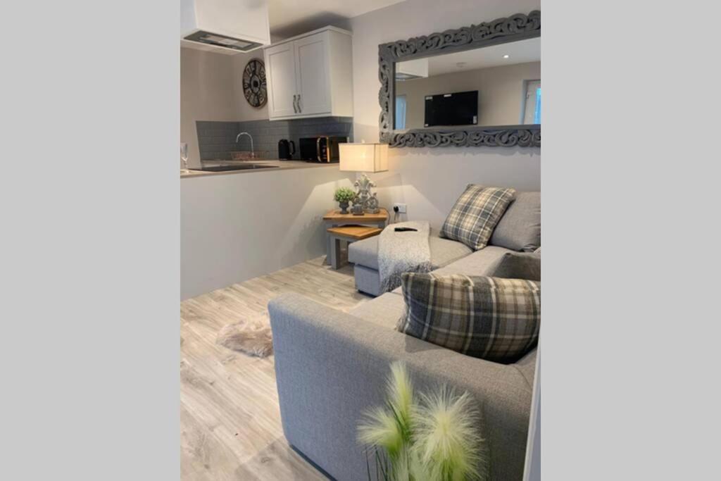 Luxury Five Star Cottage One Tantobie Zewnętrze zdjęcie